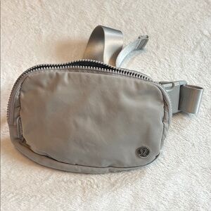 Lululemon Everywhere Bag- Gray